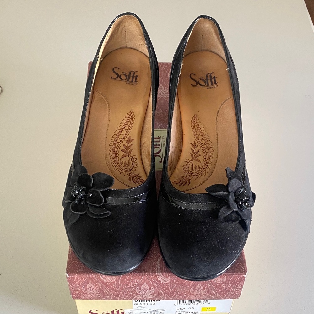 Women's Sofft Black Floral Embellished Shoes